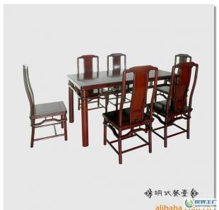 明式雅韻，紅檀生輝——探秘七件套紅木餐臺的藝術與價值